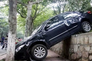 汽車剎車失靈前的4個(gè)征兆，記住了關(guān)鍵時(shí)候能保命！