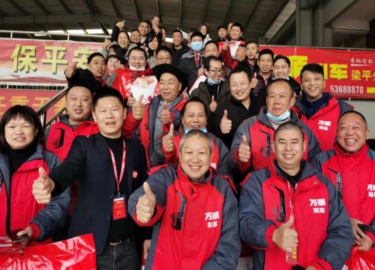 春運(yùn)，萬(wàn)順叫車(chē)司機(jī)在暖心服務(wù)中感受別樣年味